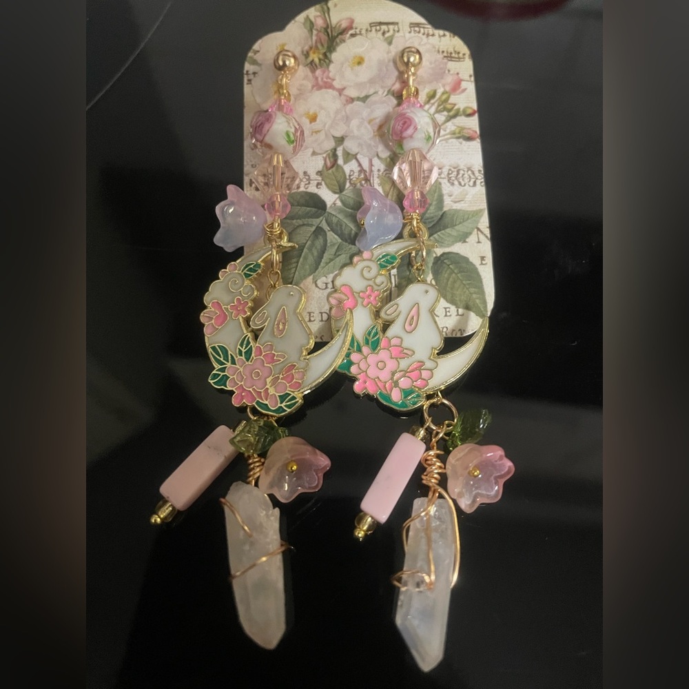 ❌❌SOLD❌❌Moon Bunny Floral Crystal Earrings - Picture 7 of 7